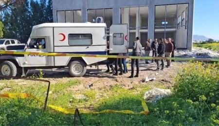 İnşaat alanında bulunan cansız bedenin James Gathu Gitau olduğu belirlendi, otopsisi yapıldı