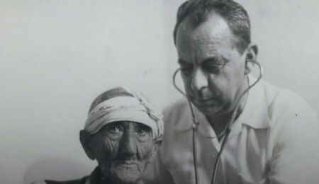 Alişan Şan, 14 Mart Tıp Bayramı’nı Dr. Küçük’ün fotoğrafıyla kutladı