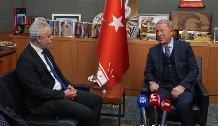 Hulusi Akar, Ankara Büyükelçisi Korukoğlu ile görüştü: Rum Yönetimi'nin silahlanmasına tepki