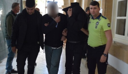 Kadına şiddet ve uyuşturucu suçlarından tutuklanan iki zanlıya 4 gün ek tutukluluk