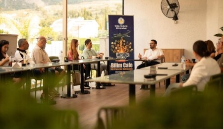 DAÜ’de “Kripto Paralar” söyleşisinde yatırım riskleri ve dijital varlıklar ele alındı