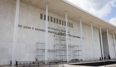 Mahkeme kararıyla Donald Trump’ın adı Kennedy Center’dan kaldırıldı