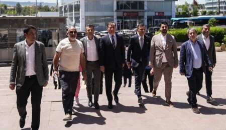 CHP'de olağanüstü kurultay için 833 imza genel merkeze teslim edildi
