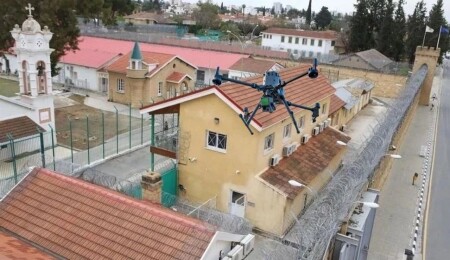 Güney Kıbrıs'ta mahkumlara İHA ile uyuşturucu madde atılmaya çalışıldı