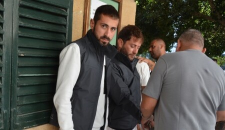 Ercan Havalalimanı'nda uyuşturucu ithamıyla tutuklanan 2 zanlı, 7 gün daha tutuklu kalacak