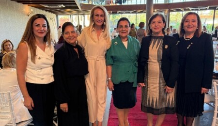 Nilden Bektaş Erhürman, Cumhuriyet Defilesi’ne katıldı: Geliri Çocuk Onkoloji Bölümü’ne bağışlanacak