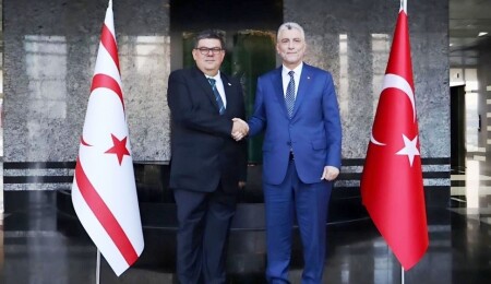 Berova, Türkiye Ticaret Bakanı Bolat ile görüştü: Gümrüklerin modernizasyonu ve altyapı ele alındı