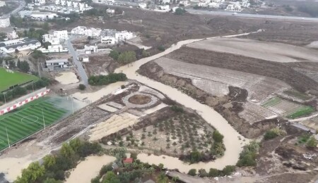 Kofalı: Gönyeli Barajı 6 saatte tamamen doldu; 3 kat daha su bekleniyor; zorunlu olmadıkça dışarı çıkmayın