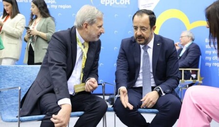 Hristodulidis, yarın Erhürman ile görüşmesinin öncesinde AB'nin Kıbrıs Özel Temsilcisi Hahn ile buluşacak