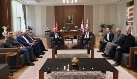 Erhürman, TÜRK-SEN Başkanı Bıçaklı ve beraberindeki heyeti kabul etti