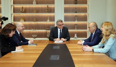 Erhürman, Romanya’nın Kıbrıs Büyükelçisi Mihalache’yi kabul etti: Güncel gelişmeler ele alındı