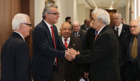 Cumhurbaşkanı Erhürman, TMT Mücahitler Derneği'ni kabul etti: Faaliyetler aktarıldı