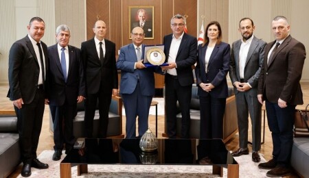 Cumhurbaşkanı Erhürman, POL-VAK heyetini kabul etti: Vakfın yürüttüğü çalışmalar aktarıldı