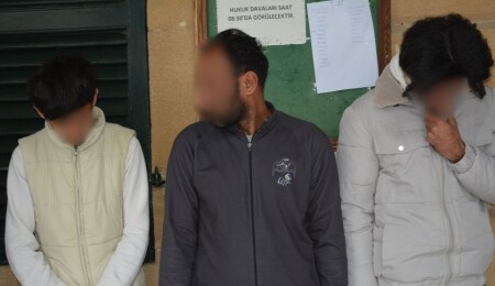 Kaçak yaşadığı tespit edilen 3 kişi tutuklandı: İhraç girişimi başlatıldı