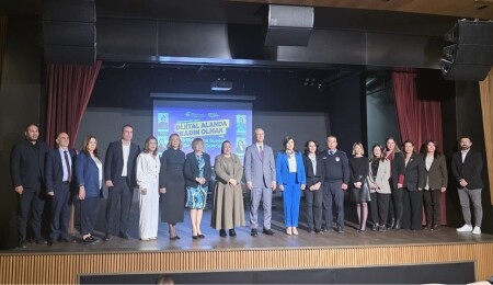 Çalışma ve Sosyal Güvenlik Bakanlığı etkinliğinde “dijital alanda kadın olmak” konuşuldu