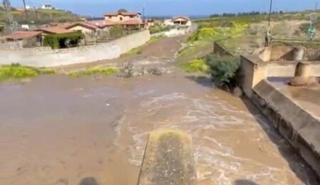 Lefke–Doğancı hattındaki derivasyon kanalında temizlik çalışması