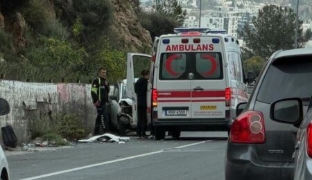 Girne Ciklos mevkiinde trafik kazası: Olay yerine ambulans sevk edildi!