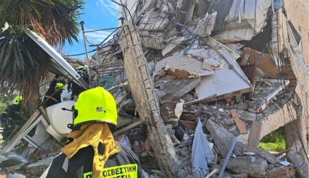 Limasol’da apartman çöktü: Enkaz altından bir kişinin cansız bedeni çıkarıldı; bir kişi daha mahsur