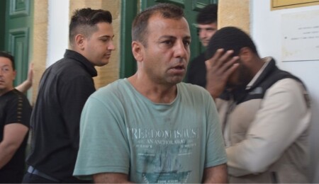 Kızılay'a ait bağış kutusundan 5 bin TL çalmakla itham edilen kaçak zanlı 1 gün tutuklu kalacak