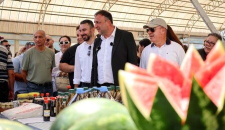 TDP heyeti Girne’de pazar esnafını ziyaret etti: Halkın beklenti ve talepleri not alındı