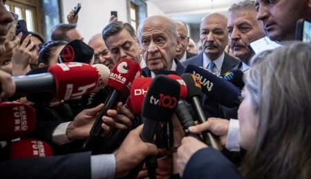 Devlet Bahçeli'den erken seçim tartışmalarına yanıt: Cumhurbaşkanımız görevdedir, arkasındayız