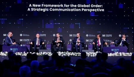 Ertuğruloğlu, STRATCOM Zirvesi'nde konuştu: Çok şanslıyız, ana vatanımız Türkiye bizim yanımızda