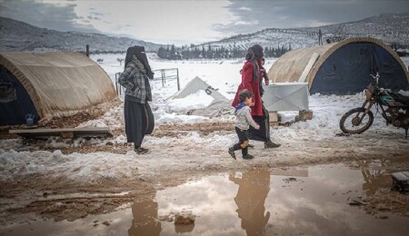 Depremin vurduğu Suriye’nin kuzeyine ilk yardım konvoyu ulaştı