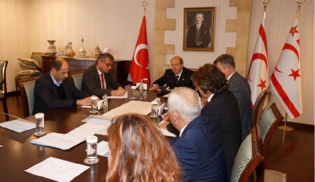 Erhürman ile Özersay Cumhurbaşkanlığı Deprem Kriz ve Koordinasyon Komitesi toplantısına katıldı