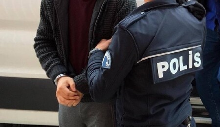 Caminin bağış kutusundan hırsızlık yapan şahıs tutuklandı!