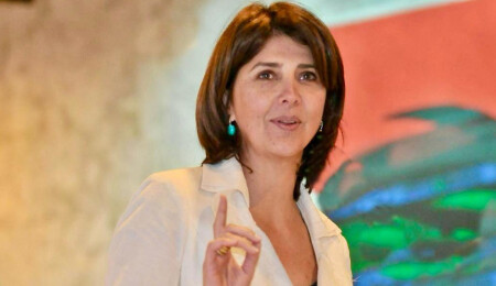 Holguin ay sonundan önce geliyor