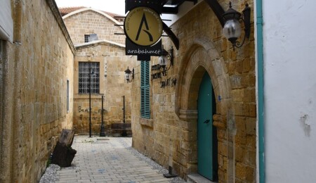 Kıbrıs fotoğrafçılığının 100 yıllık yolculuğu Arabahmet Kültür Evi’nde okurla buluşuyor