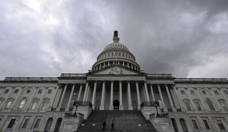 ABD Başkanı Trump'ın "vergi indirimi" tasarısı Senato'dan geçti