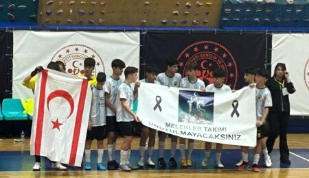 Türkiye 3’üncüsü olan TMK, Şampiyon Melekler’i de unutmadı!
