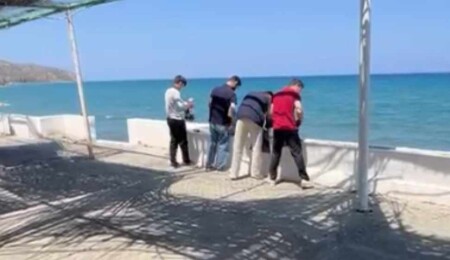 Yedidalga Plajı'nda çevre kirliliği yaratan gençlere temizlik cezası