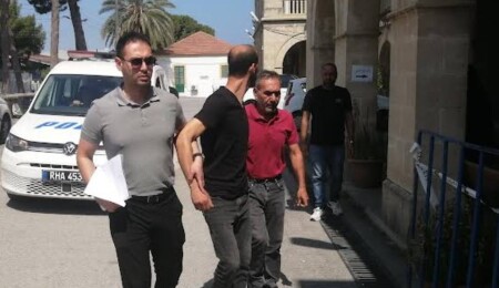 Girne Limanı'nda havalı tabanca malzemeleriyle yakalanan iki kişi 4 gün daha tutuklu kalacak