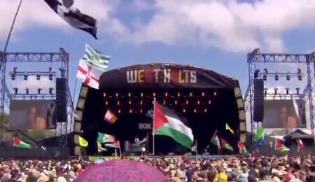 İngiltere'de düzenlenen dünyaca ünlü Glastonbury Festivali'nde "İsrail ordusuna ölüm" sloganları atıldı