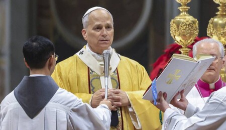 Papa 14. Leo, Vatikan'da ilk kez Noel ayini yönetti