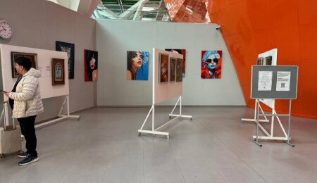 Svetlana Karepina’ın “Zamanın katmanları” sergisi Ercan Havalimanı’nda açıldı