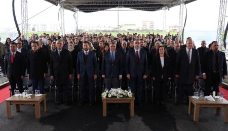 İskele Belediyesi Kapalı Pazar Yeri ve Terminal Alanı törenle açıldı