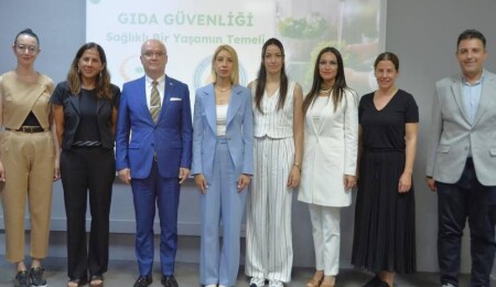 DAÜ’de “Gıda Güvenliğinde En Büyük Tehlike: Yanlış Bilinenler” konulu etkinlik gerçekleştirildi