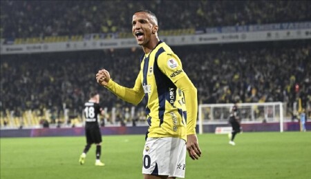 Fenerbahçe'de Rodrigo Becao kadro dışı bırakıldı