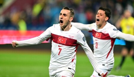 Türkiye 24 yıl aradan sonra Dünya Kupası'nda