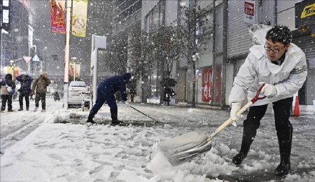 Japonya'da şiddetli kış şartlarından kaynaklanan can kayıplarının sayısı 46'ya yükseldi