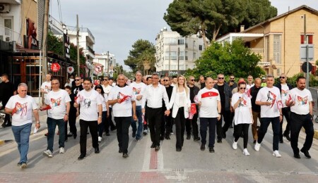 107 yıllık bağımsızlık meşalesi Lefkoşa’da taşındı