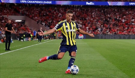 Mert Müldür, Fenerbahçe formasıyla "100. maçına" çıkacak