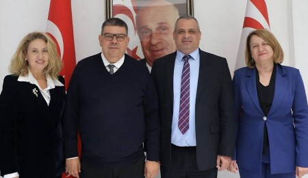 Özdemir Berova, bakanlık personelinin yeni yılını kutladı