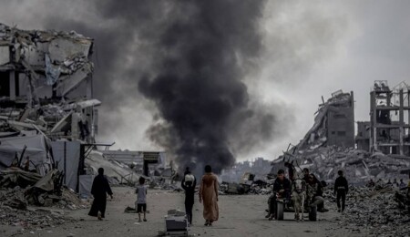 İsrail'in Gazze'de insani yardım bekleyenlere saldırısında 20 kişi hayatını kaybetti