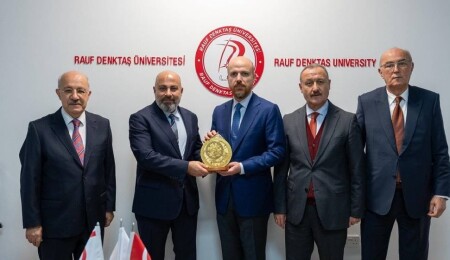 Rauf Denktaş Üniversitesi ile Prof. Dr. Fuat Sezgin Vakfı arasında iş birliği protokolü imzalandı