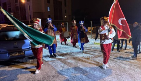 Nevşehir'de vatandaşlar sahura mehter marşıyla uyandılar