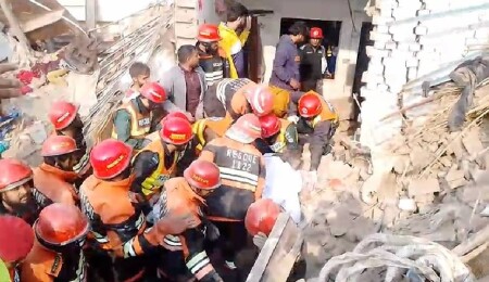 Pakistan'da tutkal fabrikasında gaz sızıntısı sonucu meydana gelen patlamada 15 kişi hayatını kaybetti